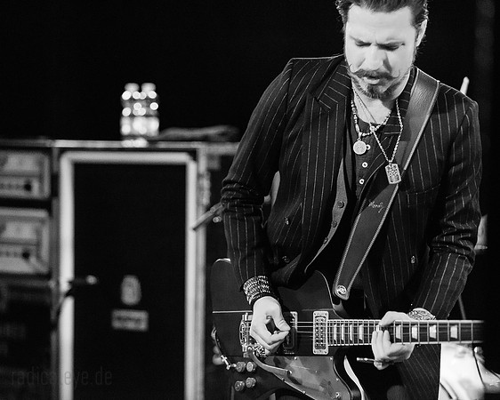 RIVAL SONS
