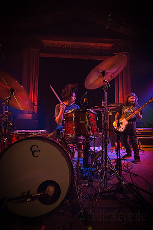 EARTHLESS