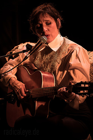 Meret Becker