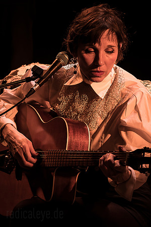 Meret Becker