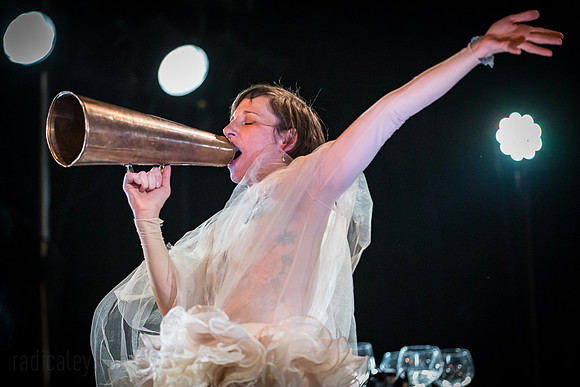 Meret Becker & The Tiny Teeth