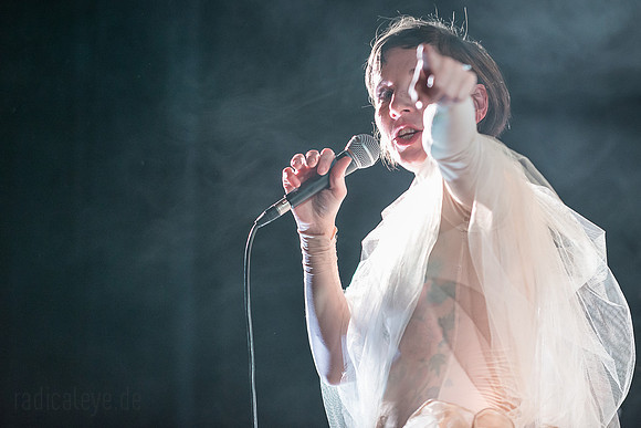Meret Becker & The Tiny Teeth