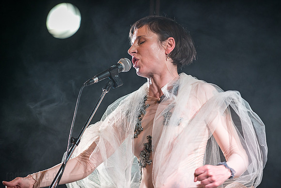 Meret Becker & The Tiny Teeth
